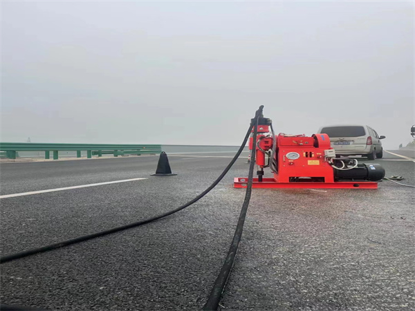 公坡镇马路路基路面开裂下沉注浆加固灌浆